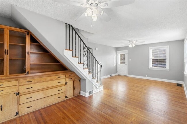 Building Photo - 51 George St