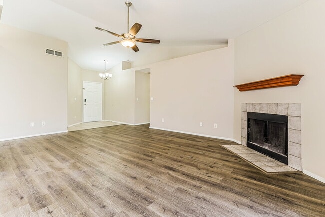 Building Photo - 8746 W McLellan Rd