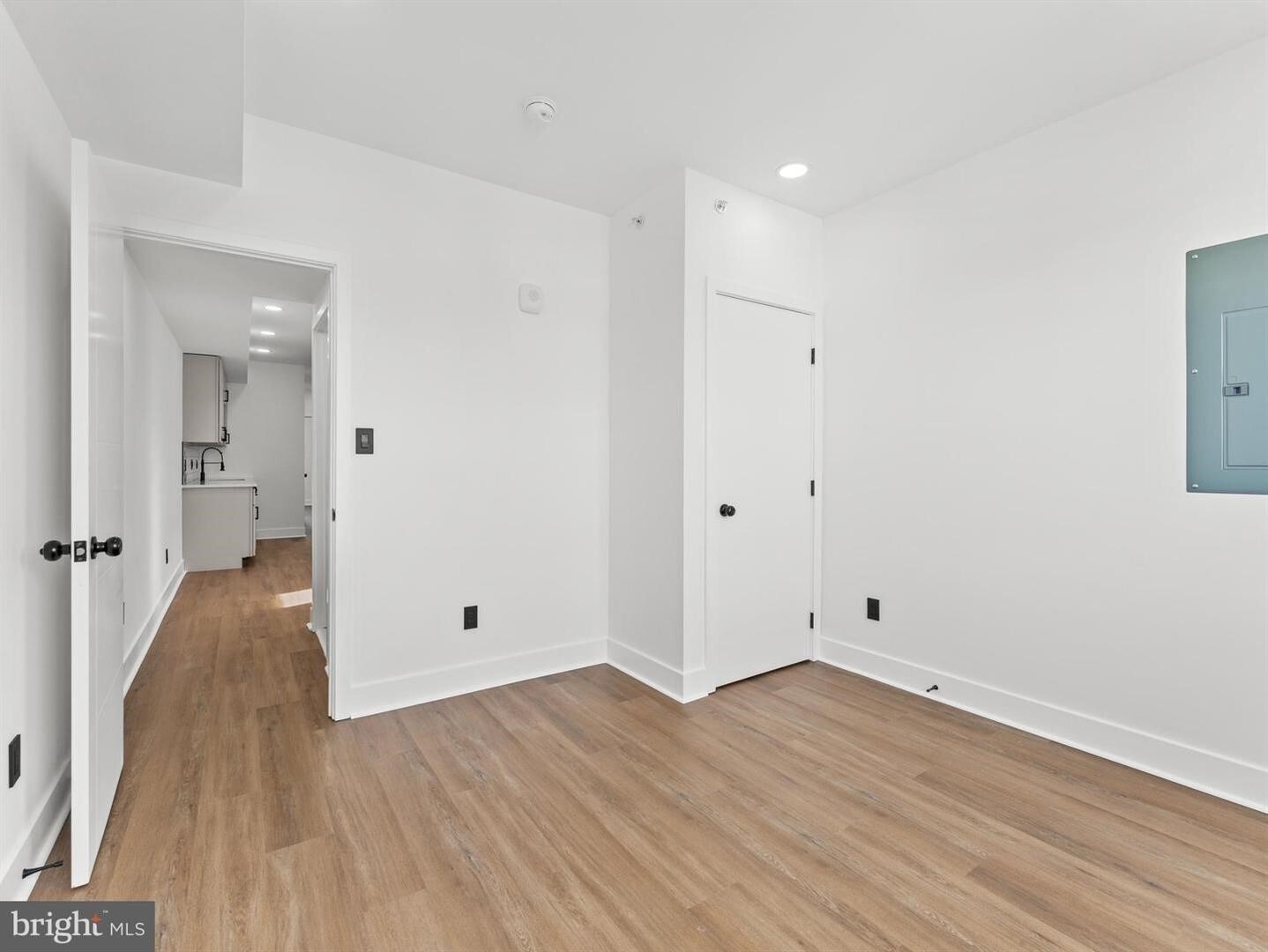 Building Photo - 4927 Catharine St