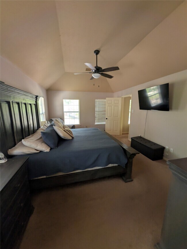 Building Photo - 130 Songful Woods Pl