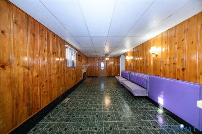 Building Photo - 209 Poe St