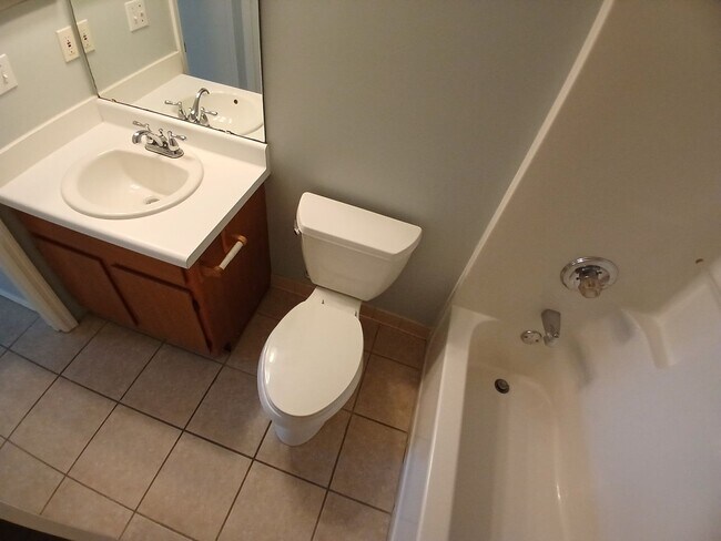 Building Photo - Charming Coastal Rental at Bald Point FL