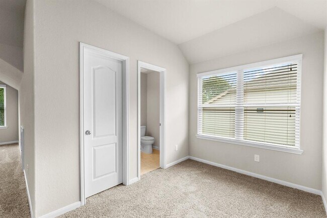 Building Photo - 3534 Woods Estates Dr