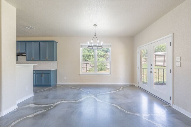 Building Photo - 137 Springtree Shadow