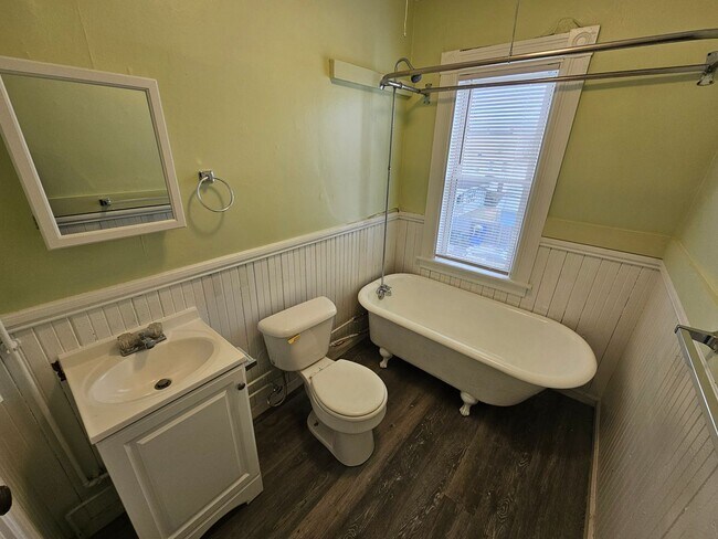 Building Photo - 257 Amory St