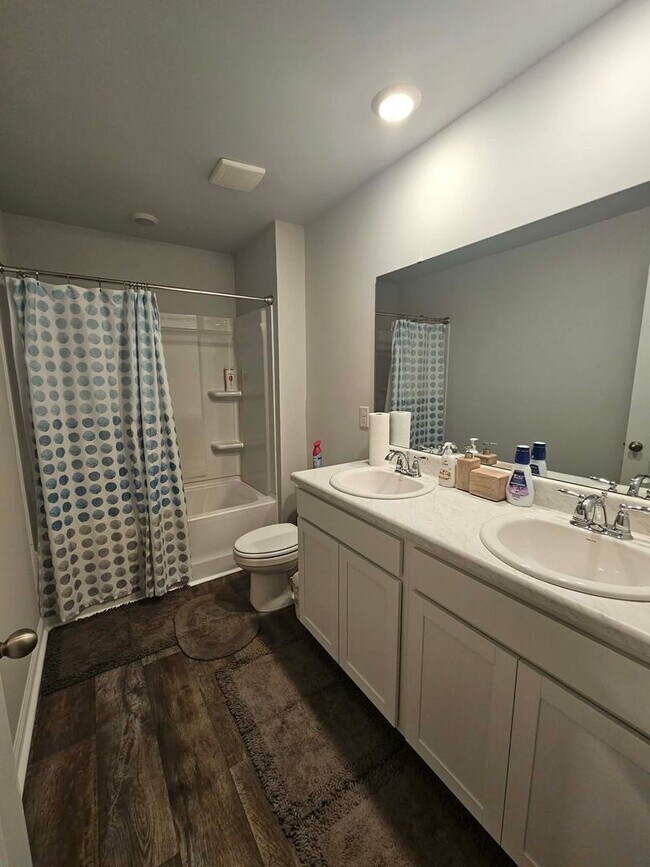 Building Photo - Newer 4 Bedroom Home In Stella NC