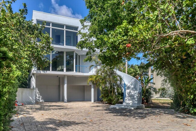 Building Photo - Beach Access & Gulf Views From This Incredible Luxury Home on Longboat Key