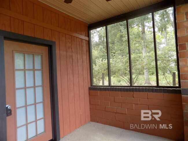 Building Photo - 228 Seminole Ave