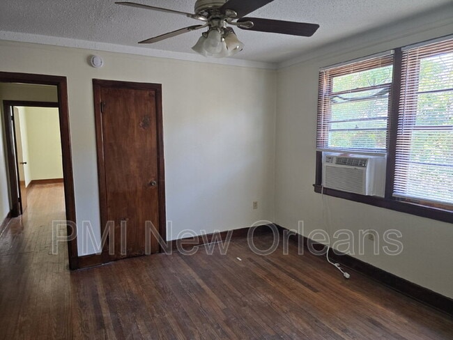 Building Photo - 3022 Serantine St