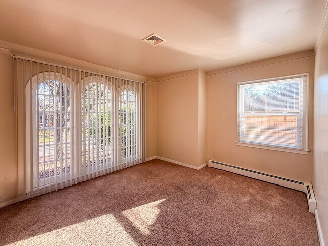 Building Photo - 1945 High St SE