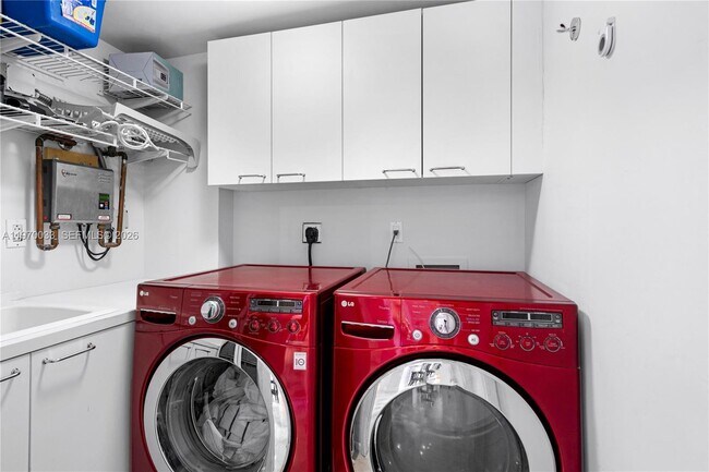 Building Photo - 1500 Ocean Dr