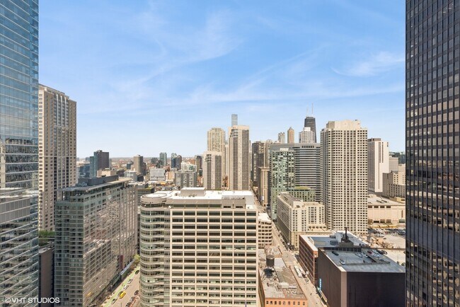 Building Photo - 300 N State St