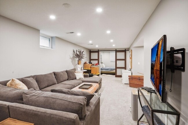 Building Photo - 4237 Ottawa Ave S