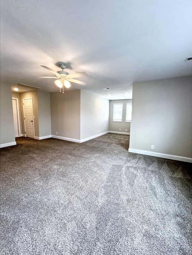 Building Photo - 829 Marksman Ct