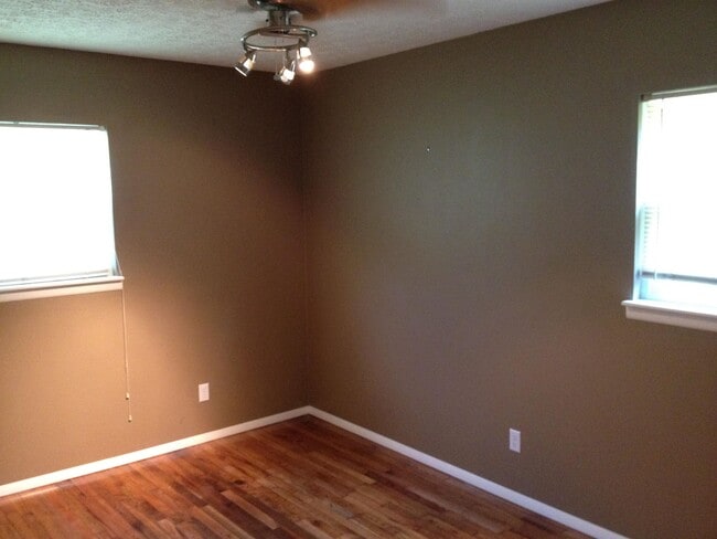 Building Photo - 1306 Elberta Dr