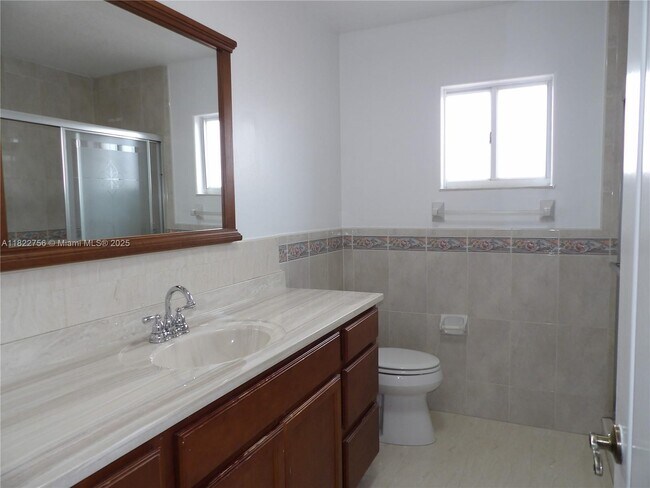 Building Photo - 5411 SW 158th Ct