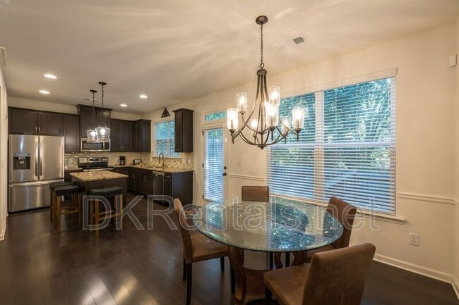 Building Photo - 2662 Stonekey Bend
