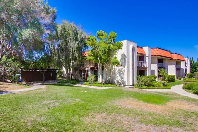 Building Photo - Modern Comfort and Scenic Views in San Carlos