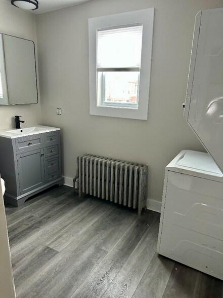 Building Photo - 2750 E Pacific St