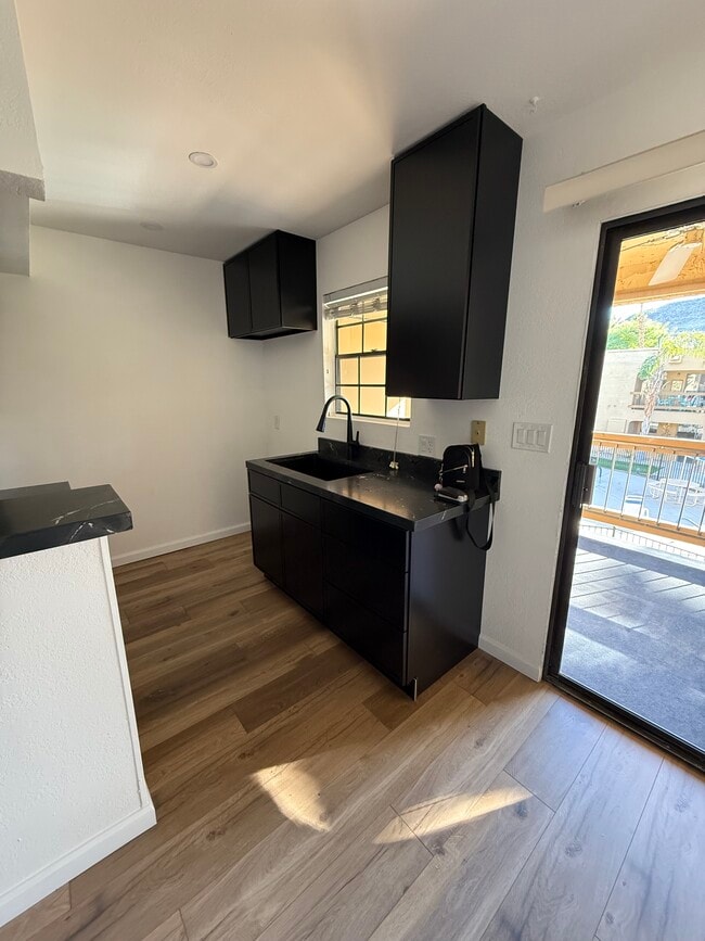 Building Photo - 5300 E Waverly Dr