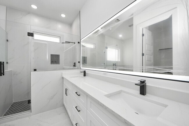 Building Photo - 8313 Venus St