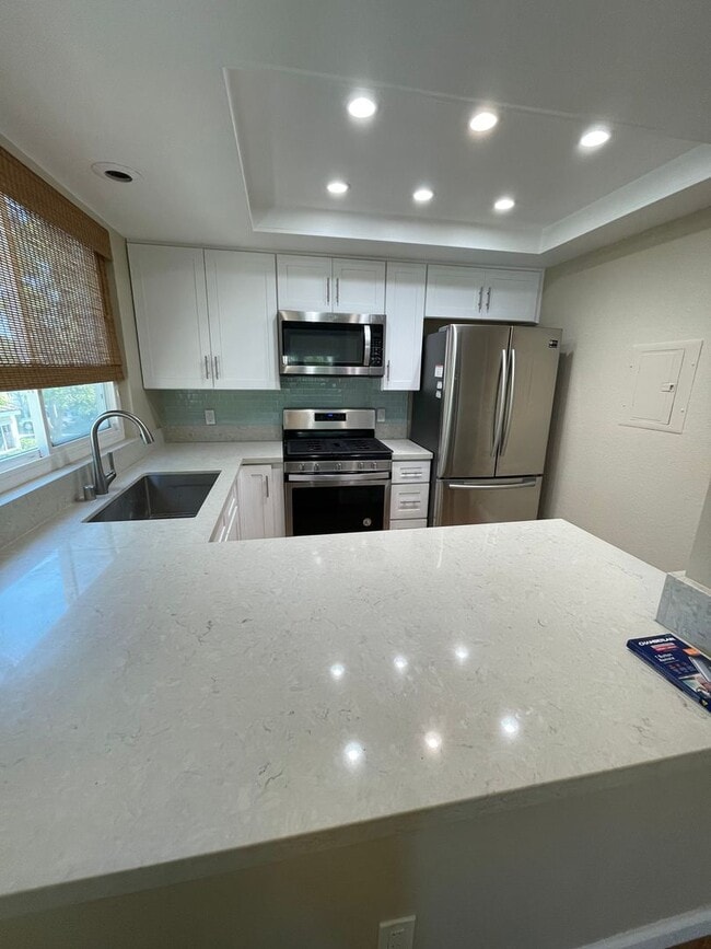Building Photo - Great  Woodbridge Townhome!!