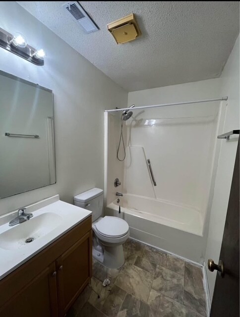 Building Photo - 3572 Torbay Dr