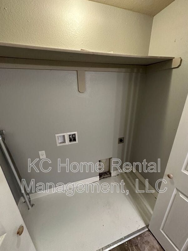 Building Photo - 10530 Kane Dr