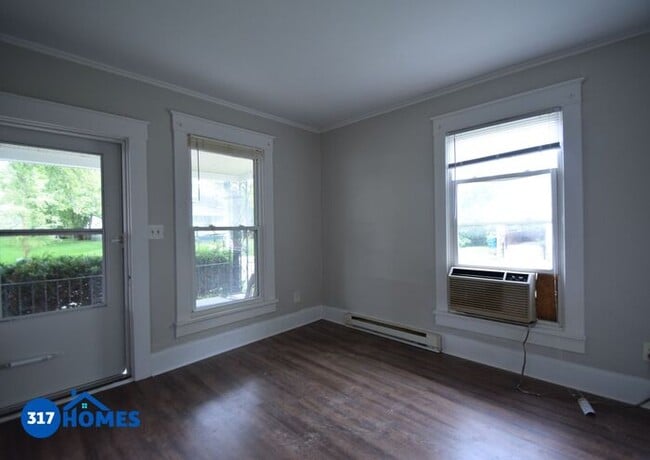 Building Photo - Quaint and updated 1BD/1BA on Cruft St in ...