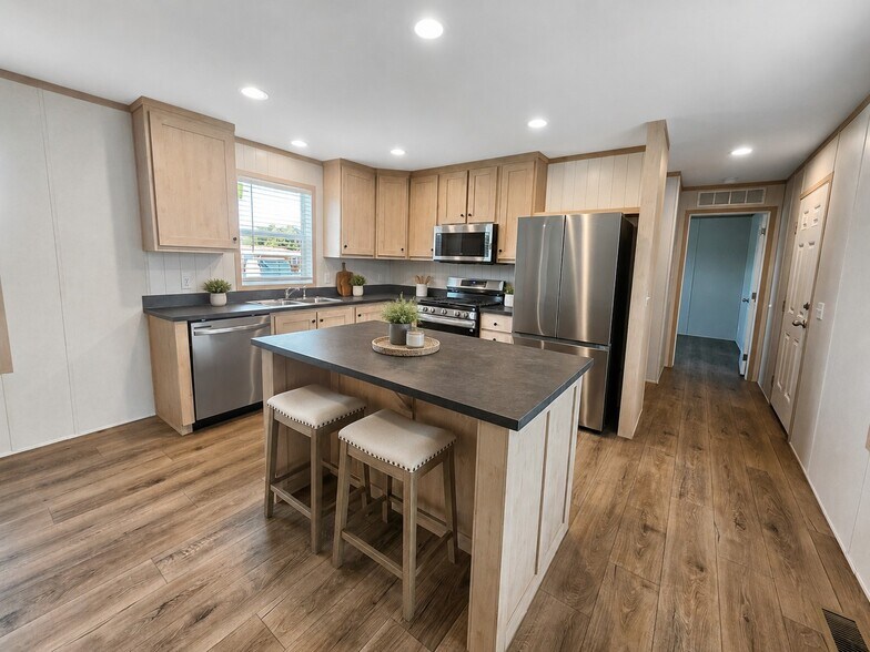Building Photo - 4397 Hemlock Loop