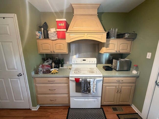 Building Photo - Charming 2 Bedroom Home with Spacious Yard in Henrico!