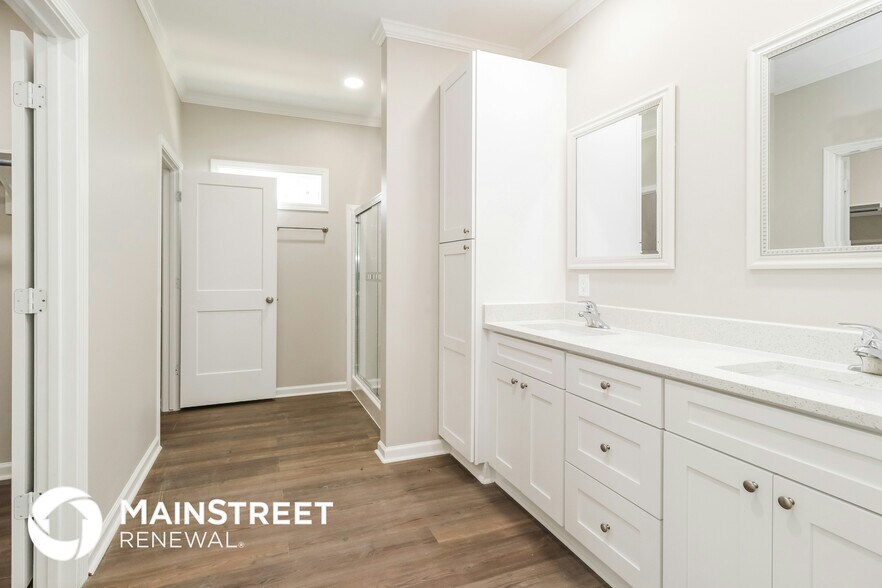 Building Photo - 8516 Kellett St