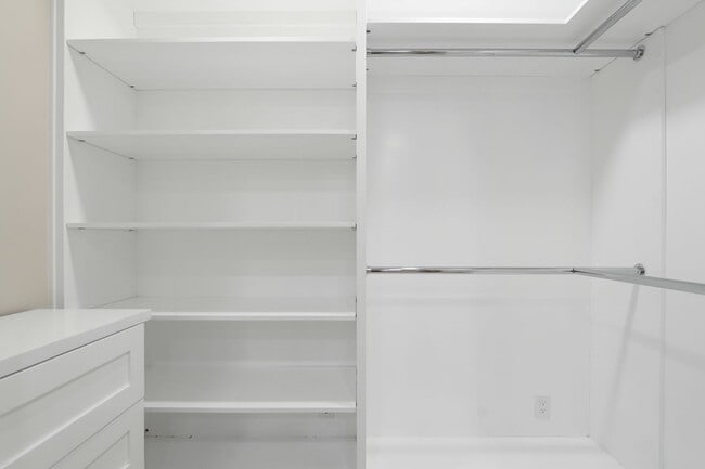 Building Photo - 3 bed 2 bath remodeled home features rustic charm blended with contemporary elegance