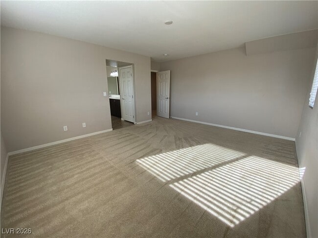 Building Photo - 8033 Ancient Oaks Ave