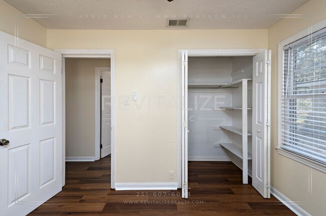 Building Photo - Newly Renovated 3 Bed 1.5 Bath Home in Mobile