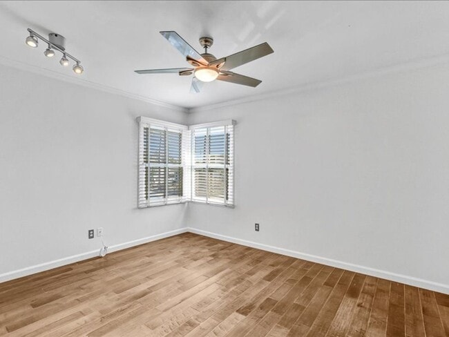 Building Photo - Spacious 4 Bed, 2 Bath Home in La Mesa with Detached Garage!