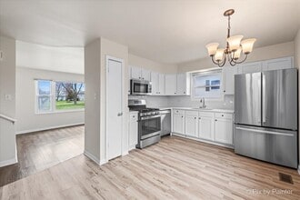 Building Photo - 18951 Chestnut Ave