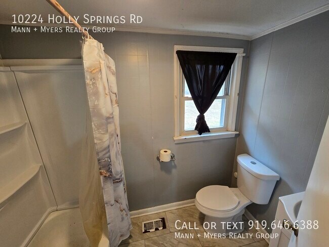 Building Photo - 10224 Holly Springs Rd