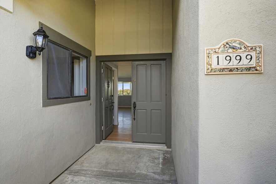 Building Photo - 1999 Seawind Way