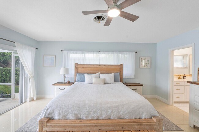 Building Photo - 772 Apple Tree Ln