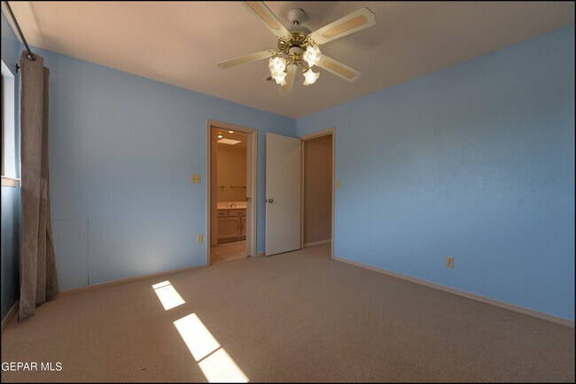 Building Photo - 601 Firedale Ln