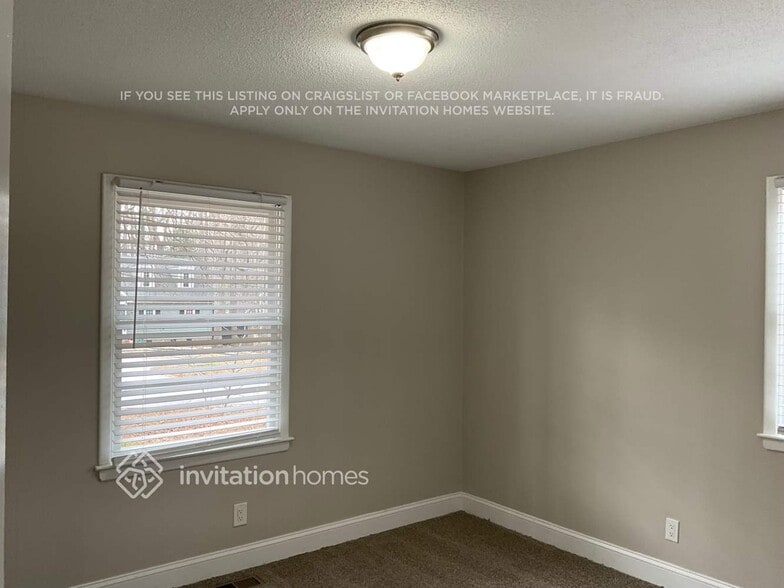 Building Photo - 1700 Woodland Rd