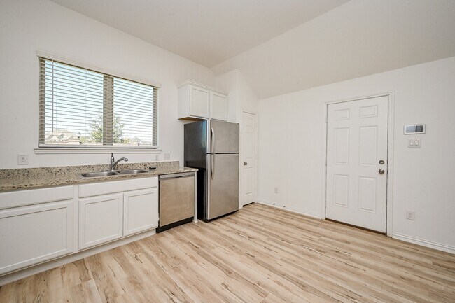 Building Photo - 12503 Highgrove Springs Dr