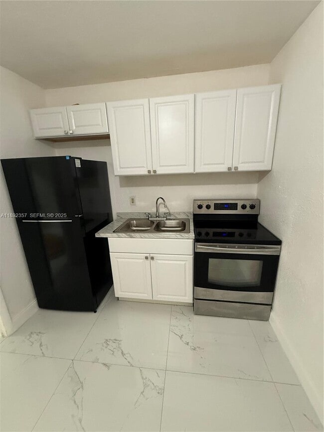 Building Photo - 200 N 61st Ave