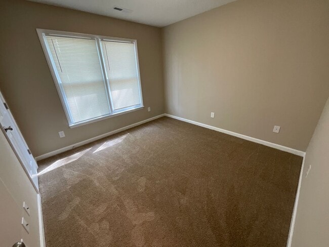 Building Photo - 2553 Old Mill Rd