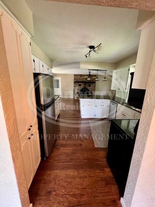 Building Photo - 1140 Ironwood Dr