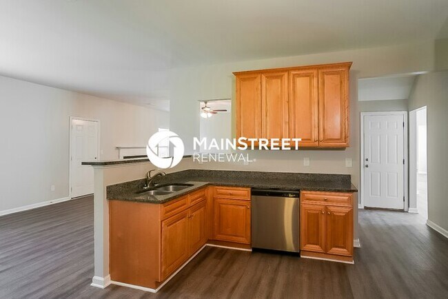 Building Photo - 6 Bedroom Pet-Friendly Home in Lithia Spri...