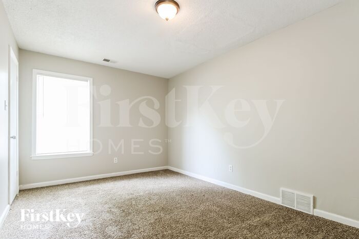 Building Photo - 6894 Rockbrook Dr