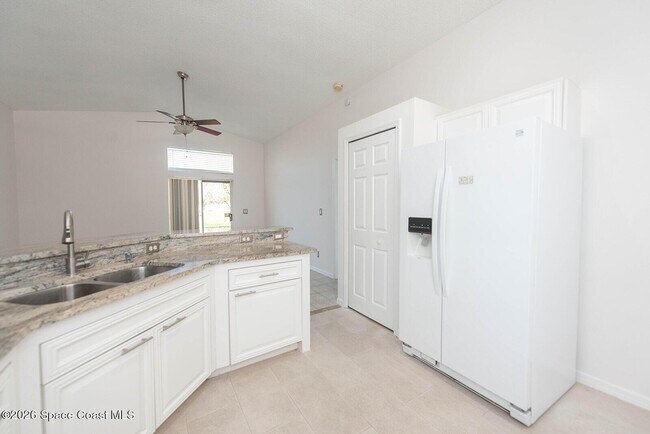 Building Photo - 7033 Hammock Trace Dr