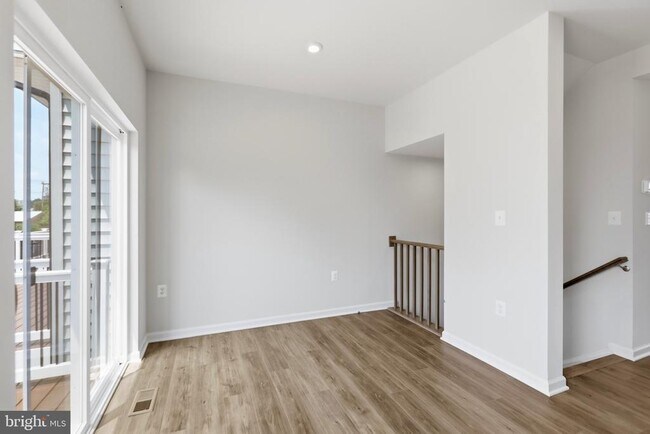 Building Photo - 241 Monteith Dr